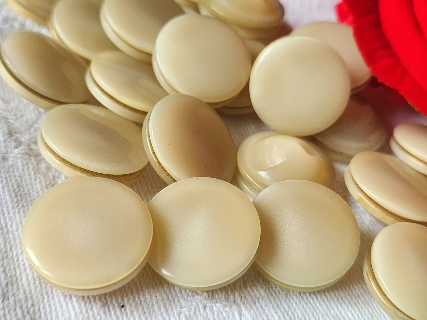 Lot 12 boutons vintage à pied creme liseré 1,7 cm ref 1643