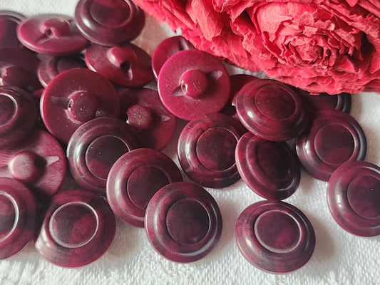 Lot 10 boutons anciens en corozo violet moucheté  pied  1,4 cm ref 1468