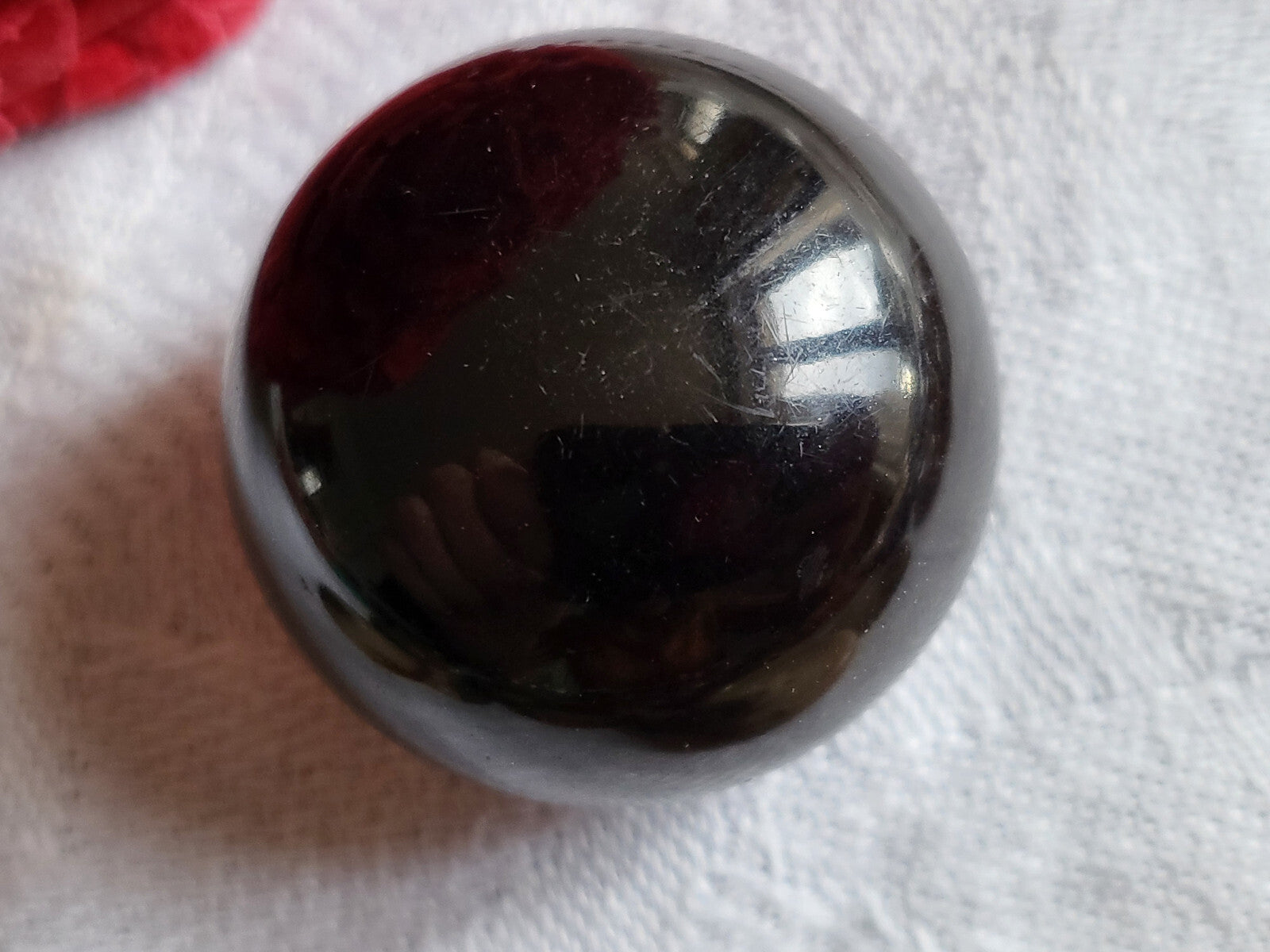 Volumineux bouton ancien boule noir pied 2,8 cm hauteur 2 cm D15K