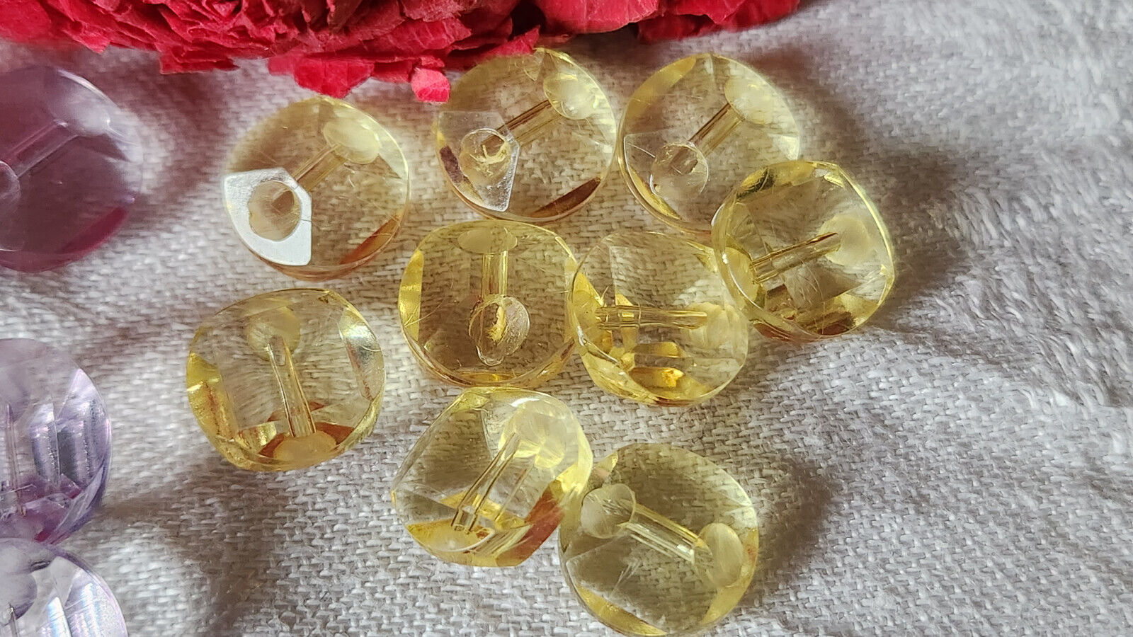 Lot 16  boutons vintage jaune violet 2 serie effet strass 1,1 et 1,3 cm ref 1261