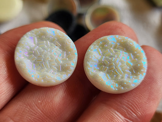 Duo boutons anciens en verre mordoré rose blanc  1,7 cm collection D14A