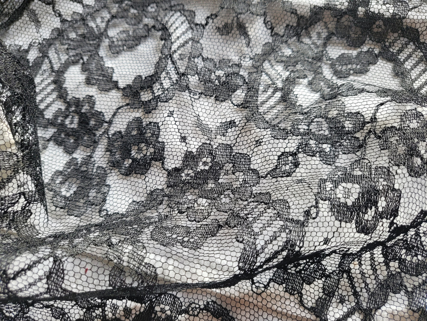 Dentelle vintage  noire jupon extra large jupon 4 mètres 80 /30 cm volant B4