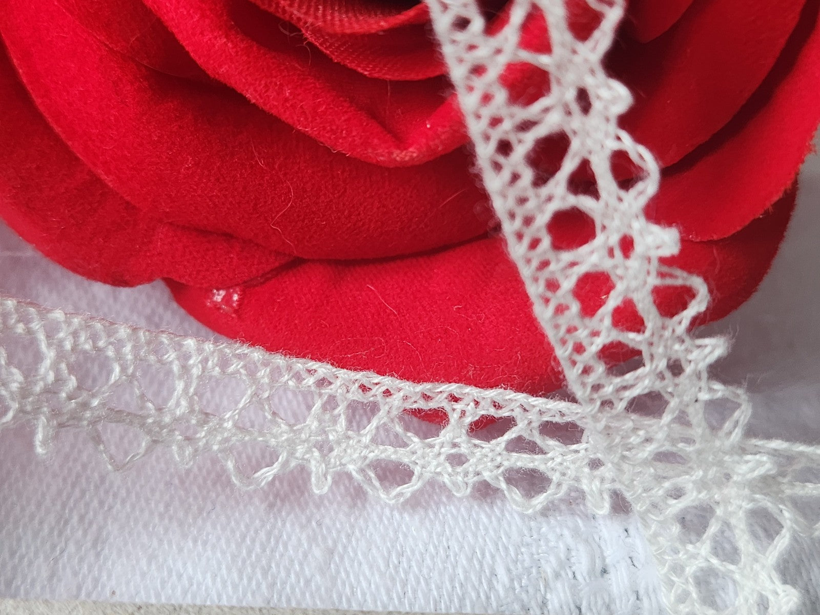 Dentelle vintage blanc blanche   coton 5 métres sur 1 cm A1