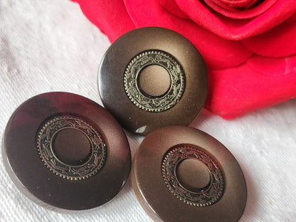 Trio gros boutons vintage marron inclusion doré 2,7 cm ref 5151
