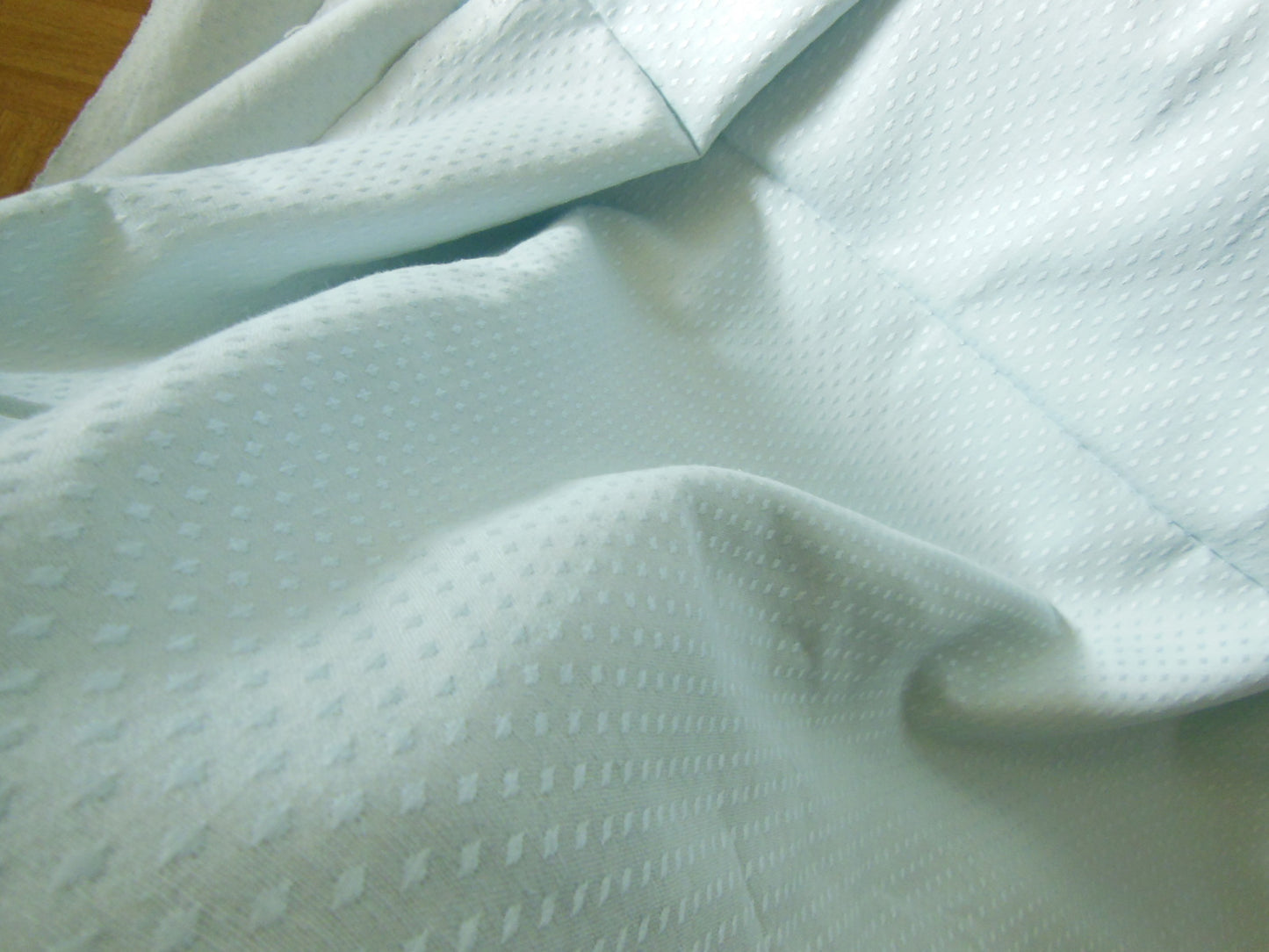 Coupon tissu ancien ameublement bleu tendre 2 mètres 20 sur 2 mètre 90 B1
