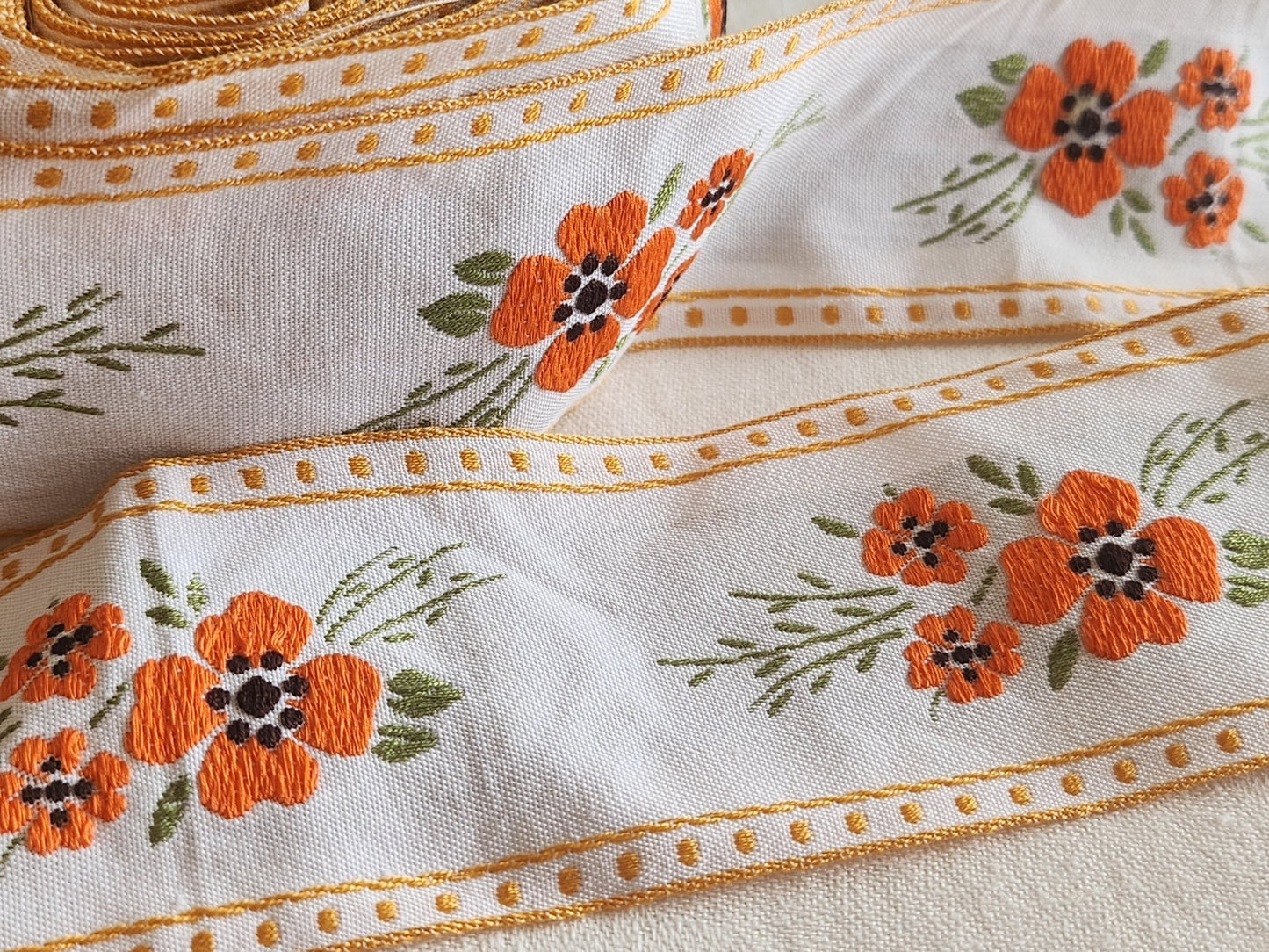 Large galon ancien vintage torchon drap orange marron  5 mètres sur 5 cm T8