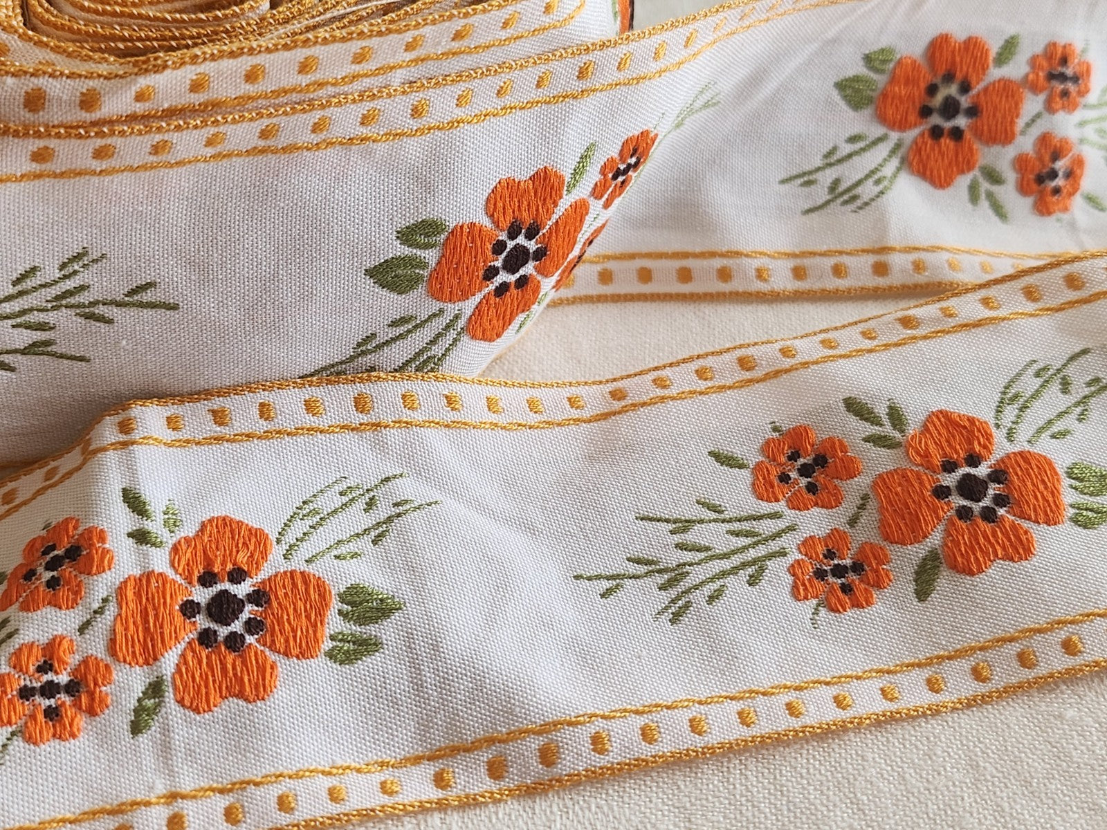 Large galon ancien vintage torchon drap orange marron  5 mètres sur 5 cm T8