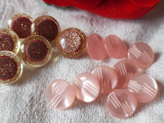 Lot 15 petits boutons vintage à pied rose 2 series 1,1 et 1,2 cm ref 230