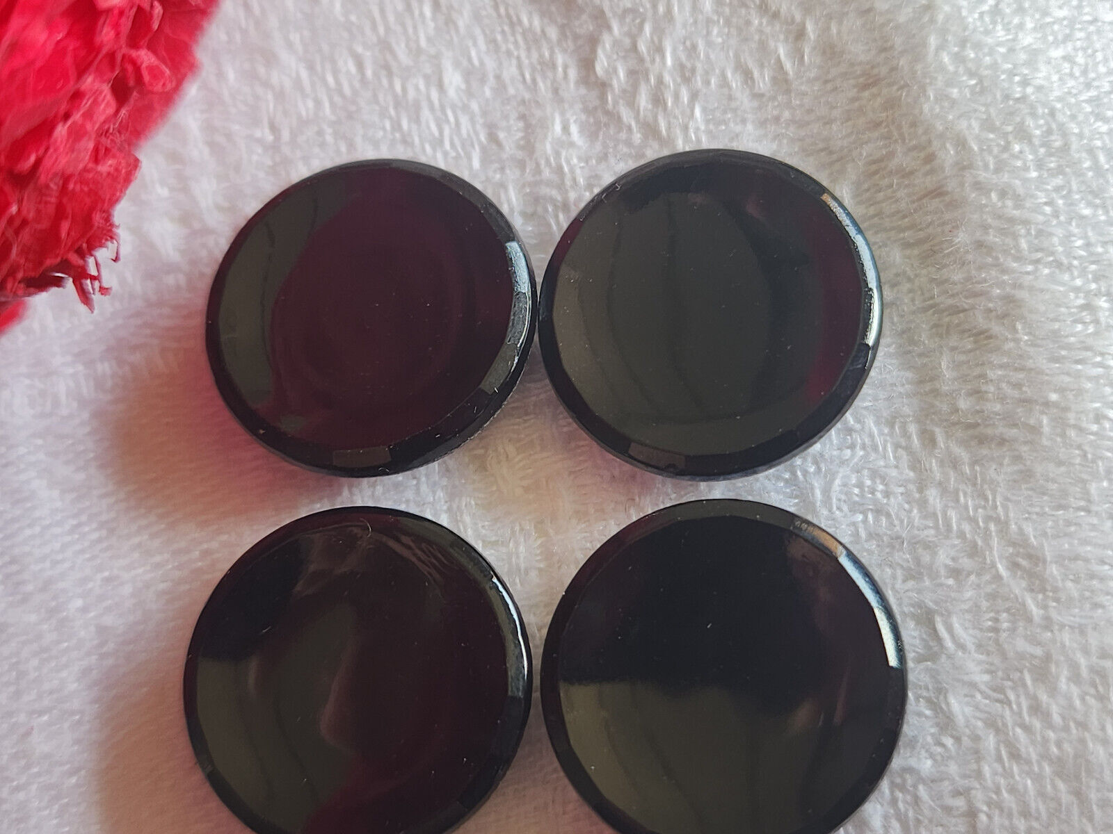 Lot 4 anciens boutons en verre noir pourtour facette pied joli 1,8 cm ref 4717