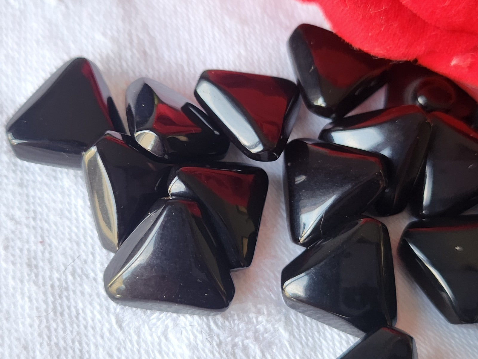 Lot 15 boutons vintage noir triangle  1,4 cm pied lumineux  ref 3935