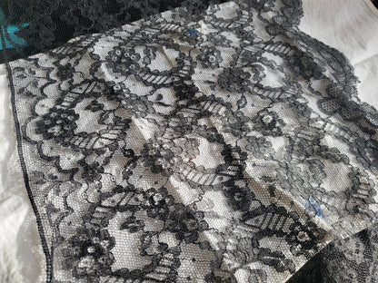 Dentelle vintage  noire jupon extra large jupon 4 mètres 80 /30 cm volant B4