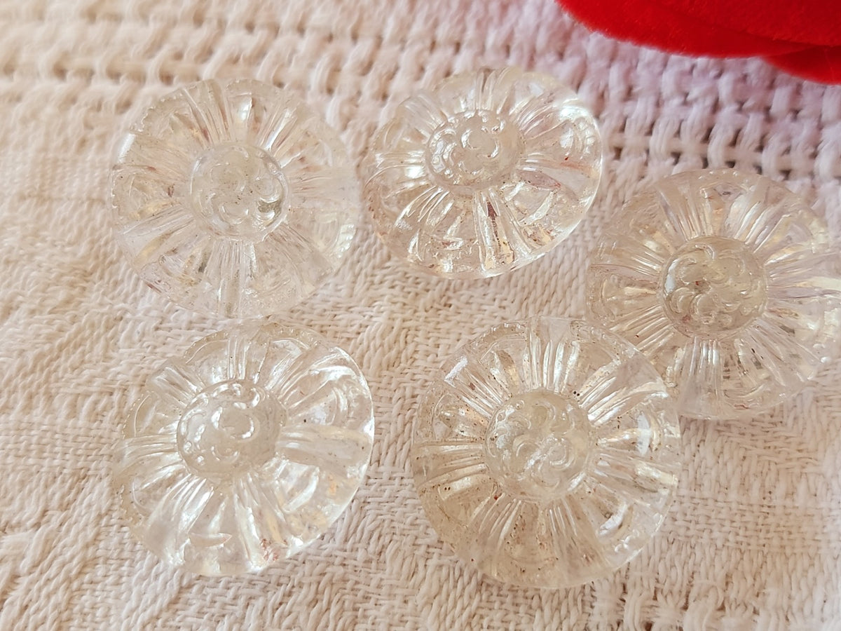 Lot 5 boutons anciens en verre travaillé  transparent relief 1,8 cm ref 6580