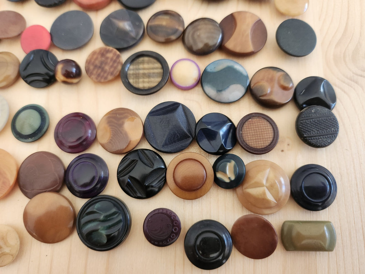Lot 100 boutons anciens en corozo à pied 1 cm à 2 cm N°1 T10