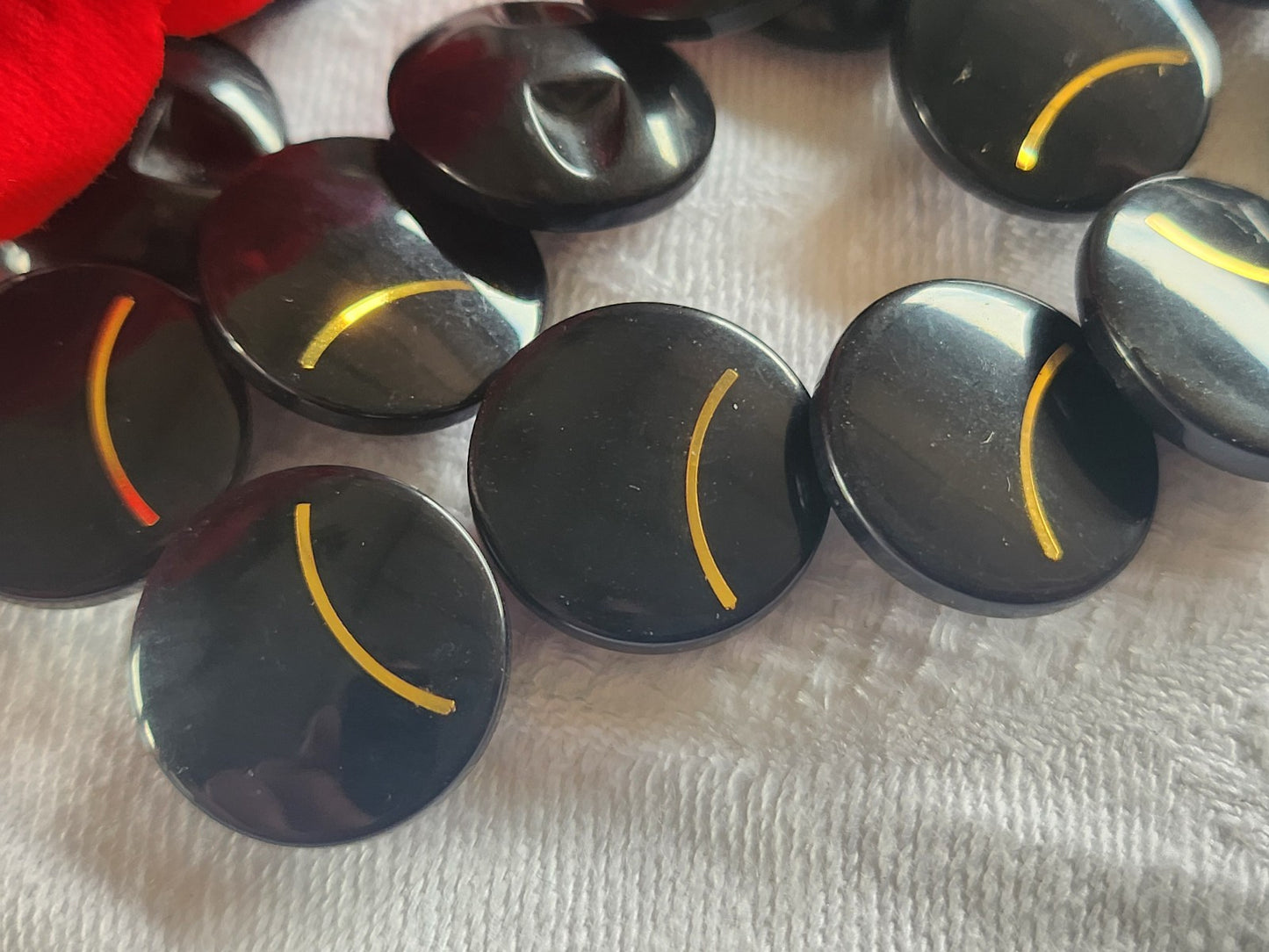 Lot 10  boutons vintage noir inclusion doré pied 1,7 cm ref 2306
