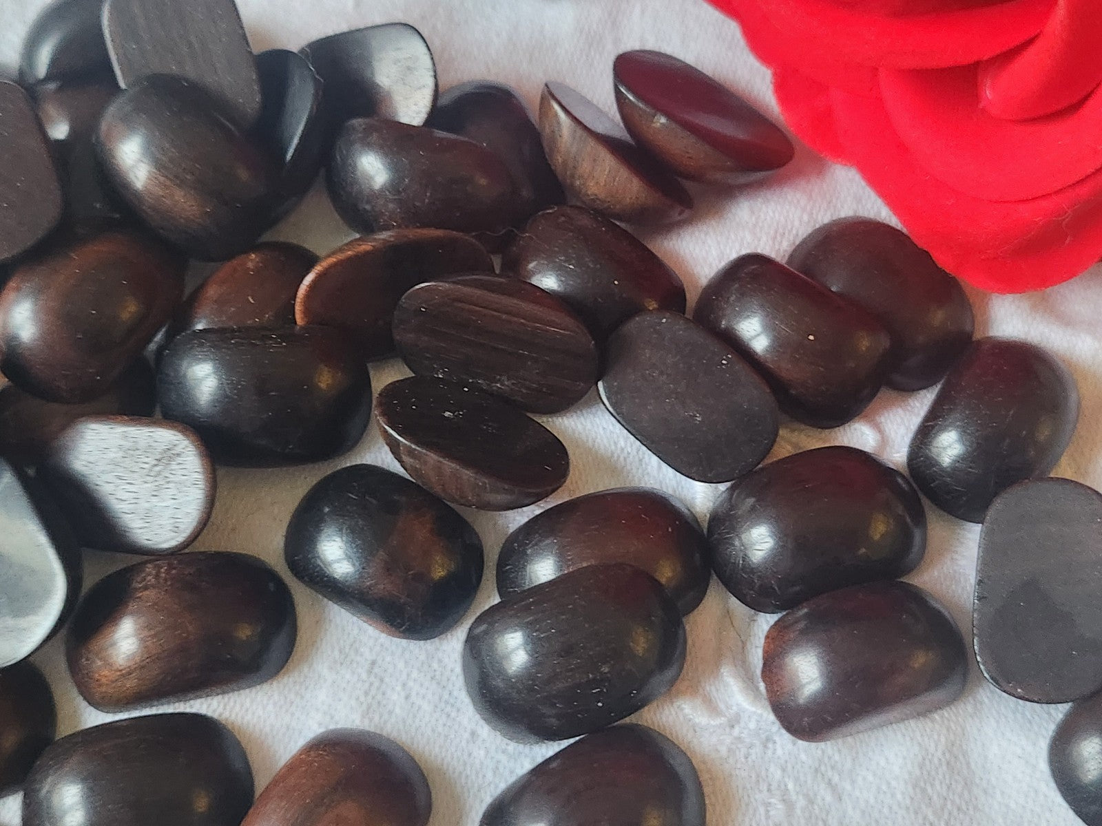Lot 75 cabochons anciens en bois vintage panaché   T2