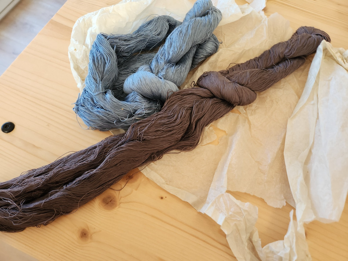 Lot 2 énormes écheveau de fil ancien gris bleu  168 grammes mercerie couture B8
