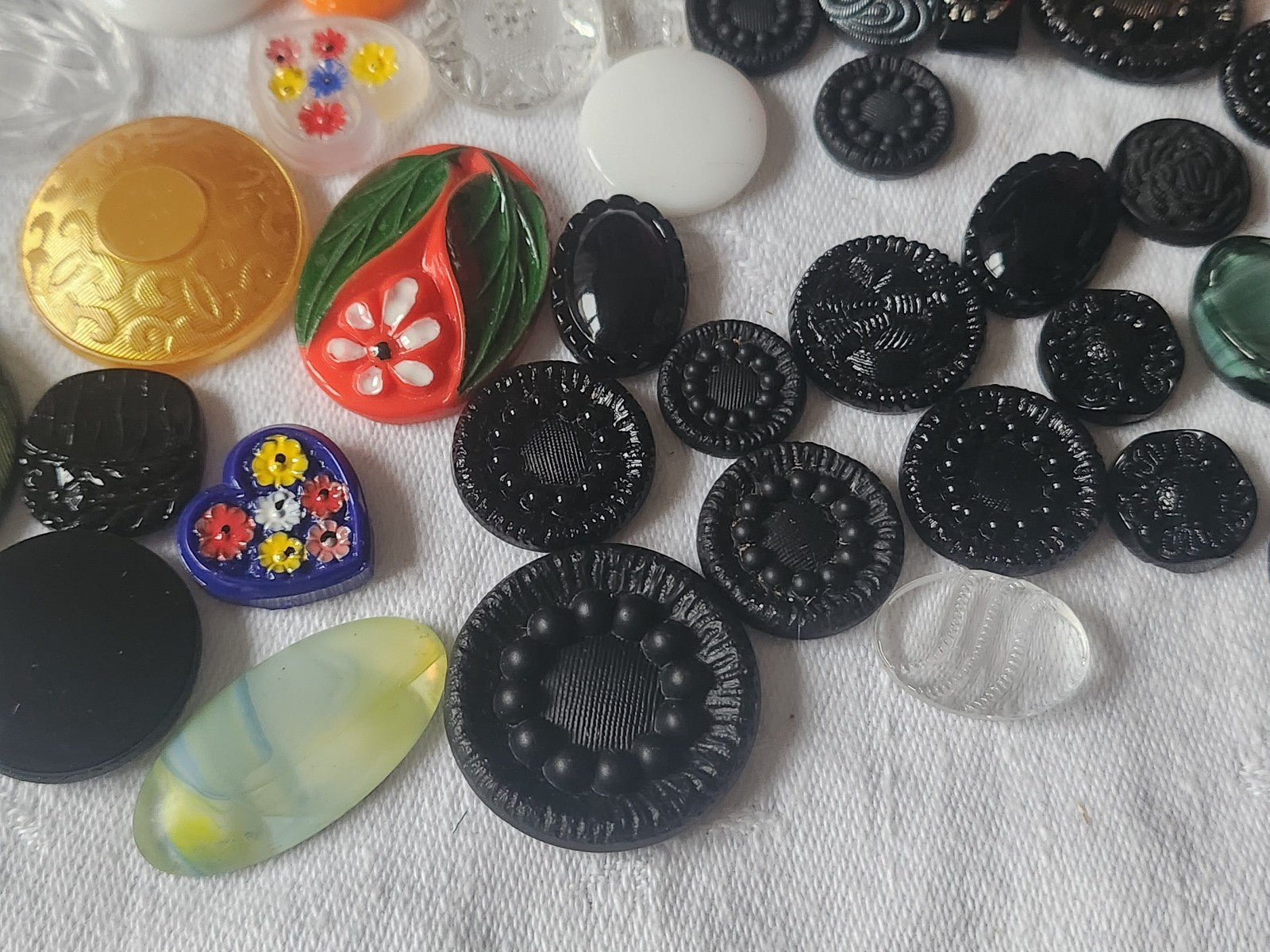 Lot 50 cabochons anciens en verre vintage panaché N°3   T2