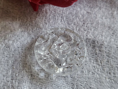 Bouton en verre ancien transparent effet froissé à pied diamètre 2,1 cm D15B