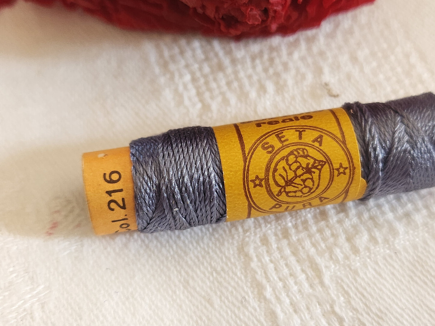 Bobine ancienne pur fil de soie vintage bleu gris broderie n°215 T5