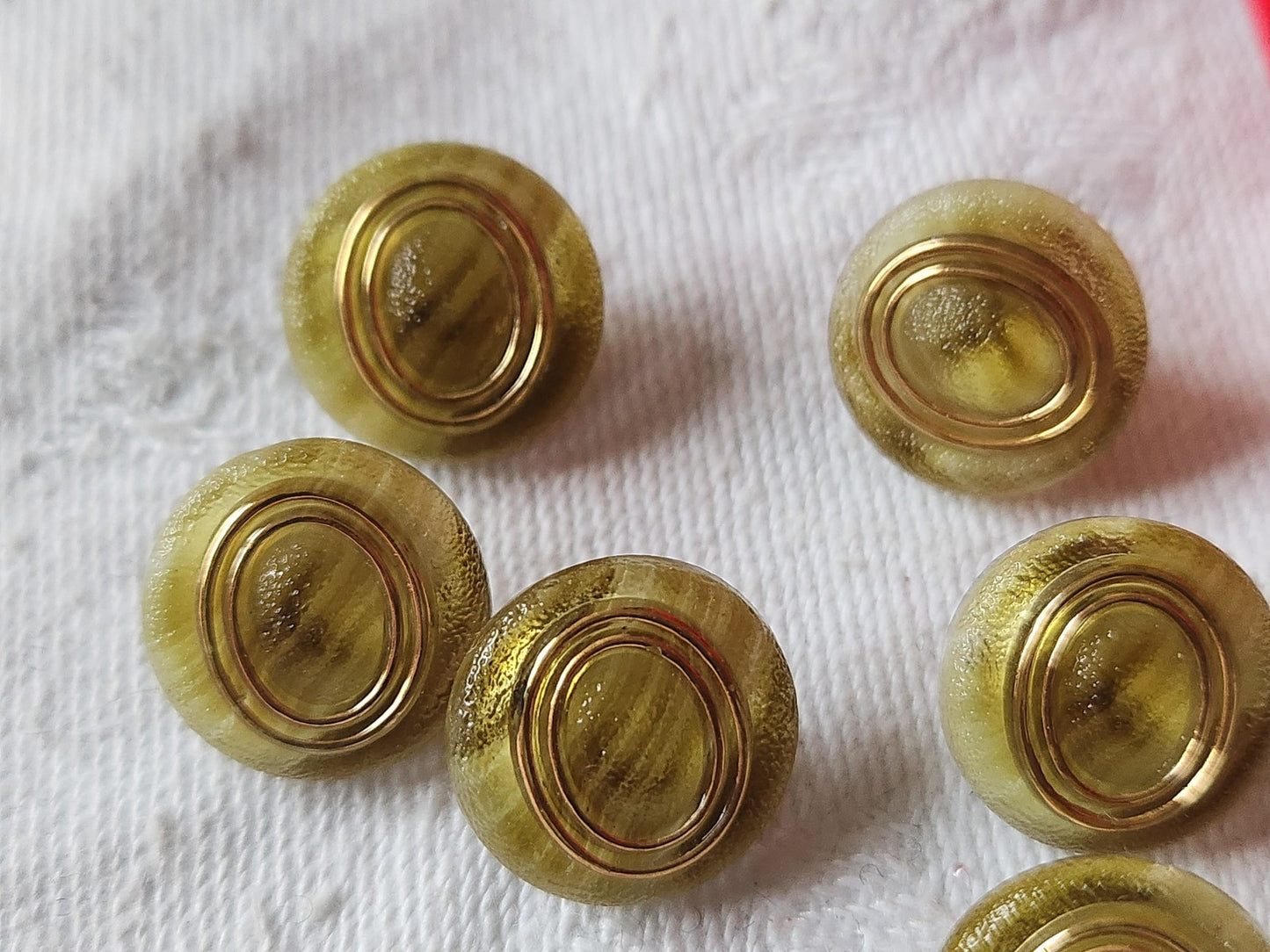 Lot 6 boutons vintage en verre teinte à definir 1,3 cm à pied ancien ref 5317