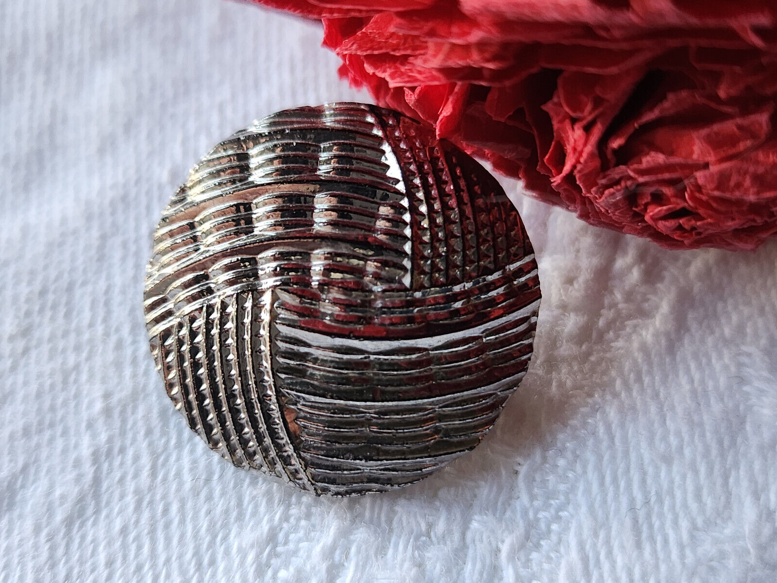 Gros bouton ancien en verre argenté texturé diamètre: 2,2 cm D9C