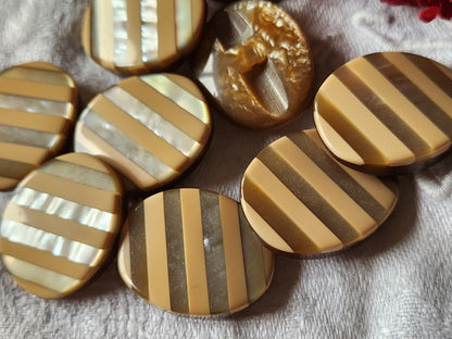 Lot 7 gros boutons vintage marron clair nacré ovale 2,7 sur 2,2 cm ref 2699
