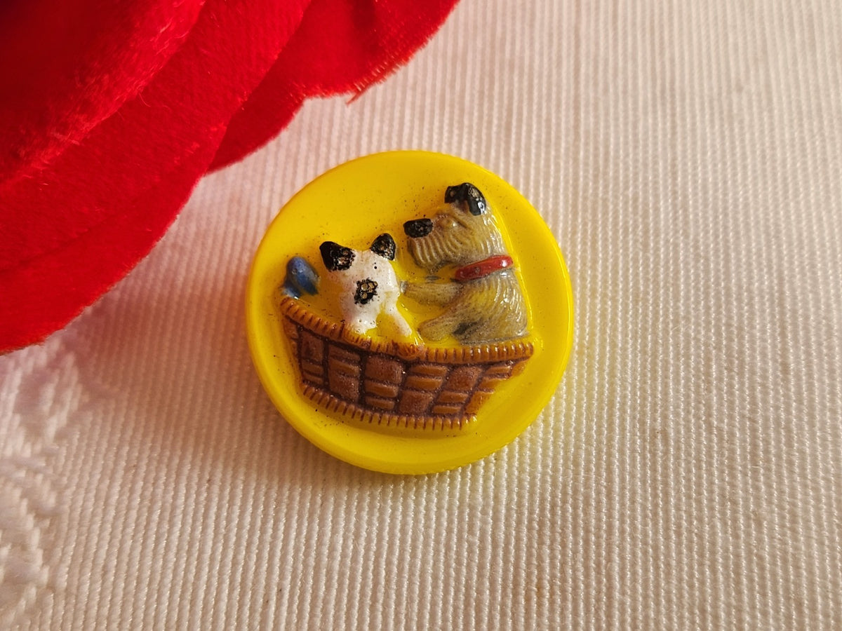 Collection bouton ancien en verre jaune peint chien chiot panier 1,8 cm G7G