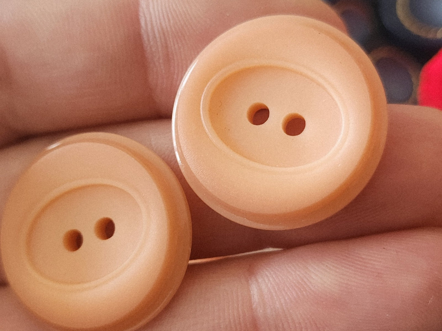 Lot 7 boutons vintage rose à trous 2,6 cm ref 3966