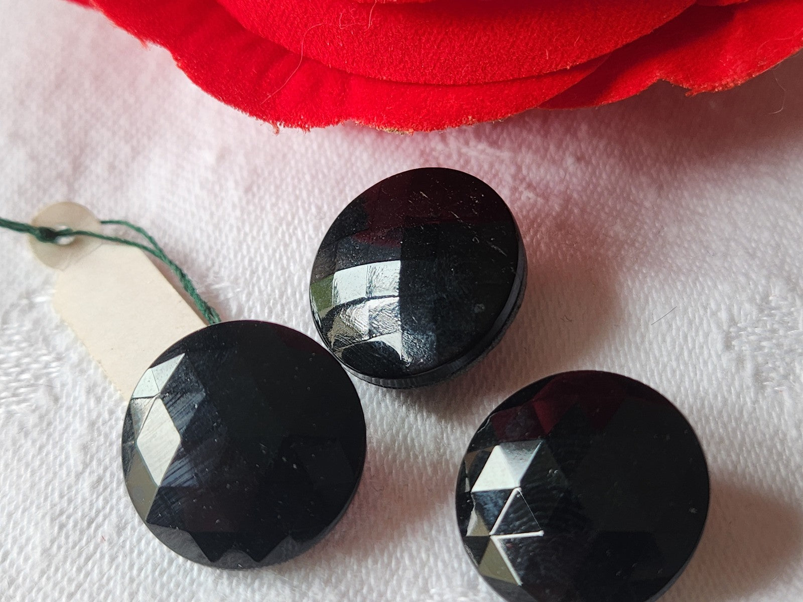 Trio boutons anciens en verre noir facette pied vintage 1,8 cm G12C