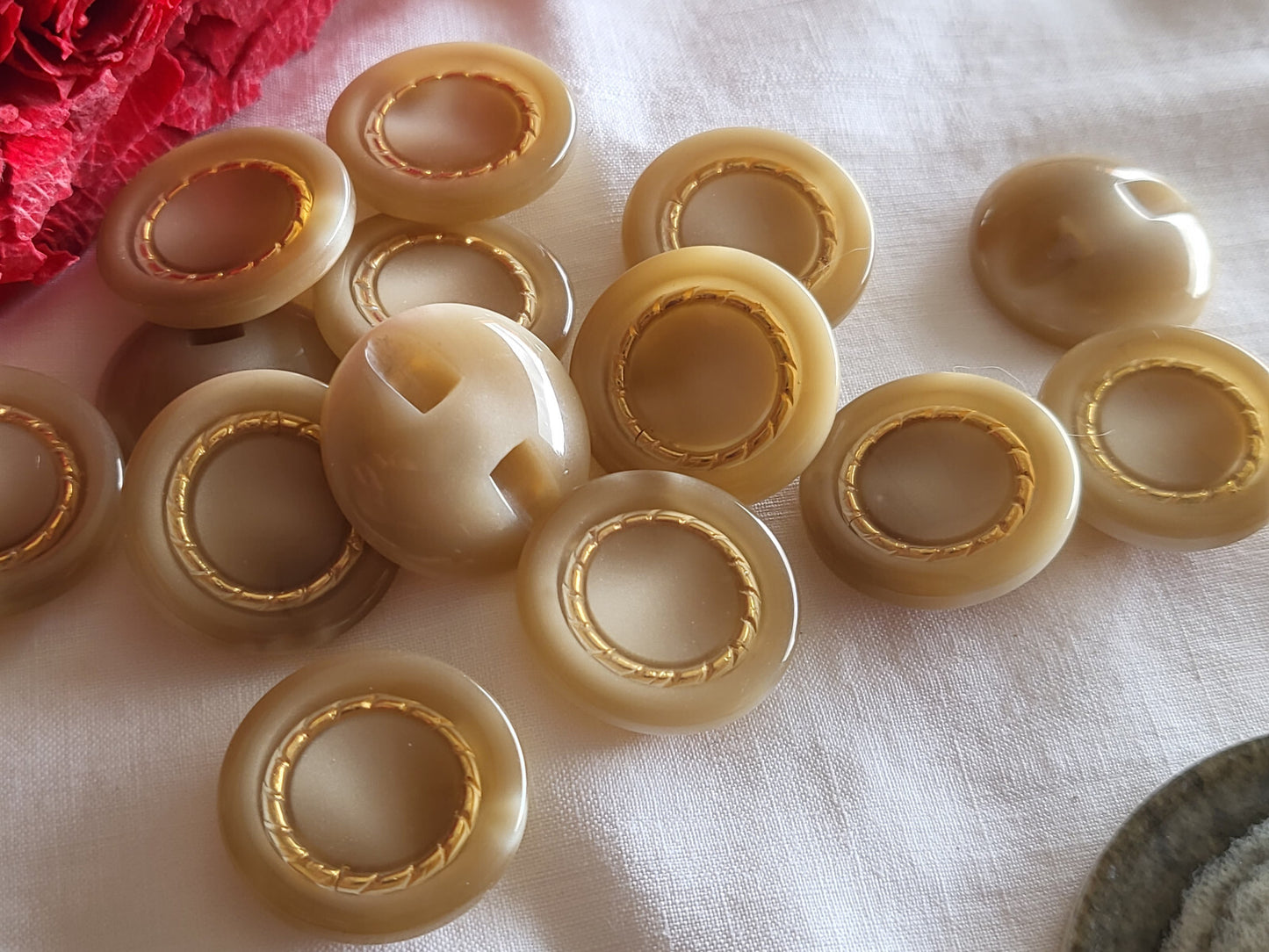 Lot 10 boutons vintage marron inclusion doré à pied 1,7 cm ref 3801