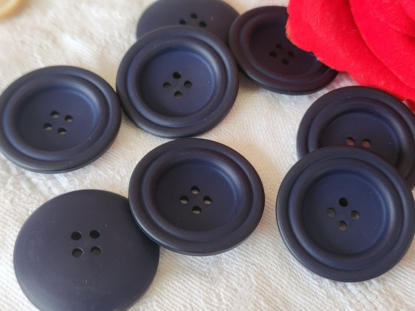 Lot 7 gros boutons vintage bleu foncé mat trous 2,8 cm 28 mm ref 6422