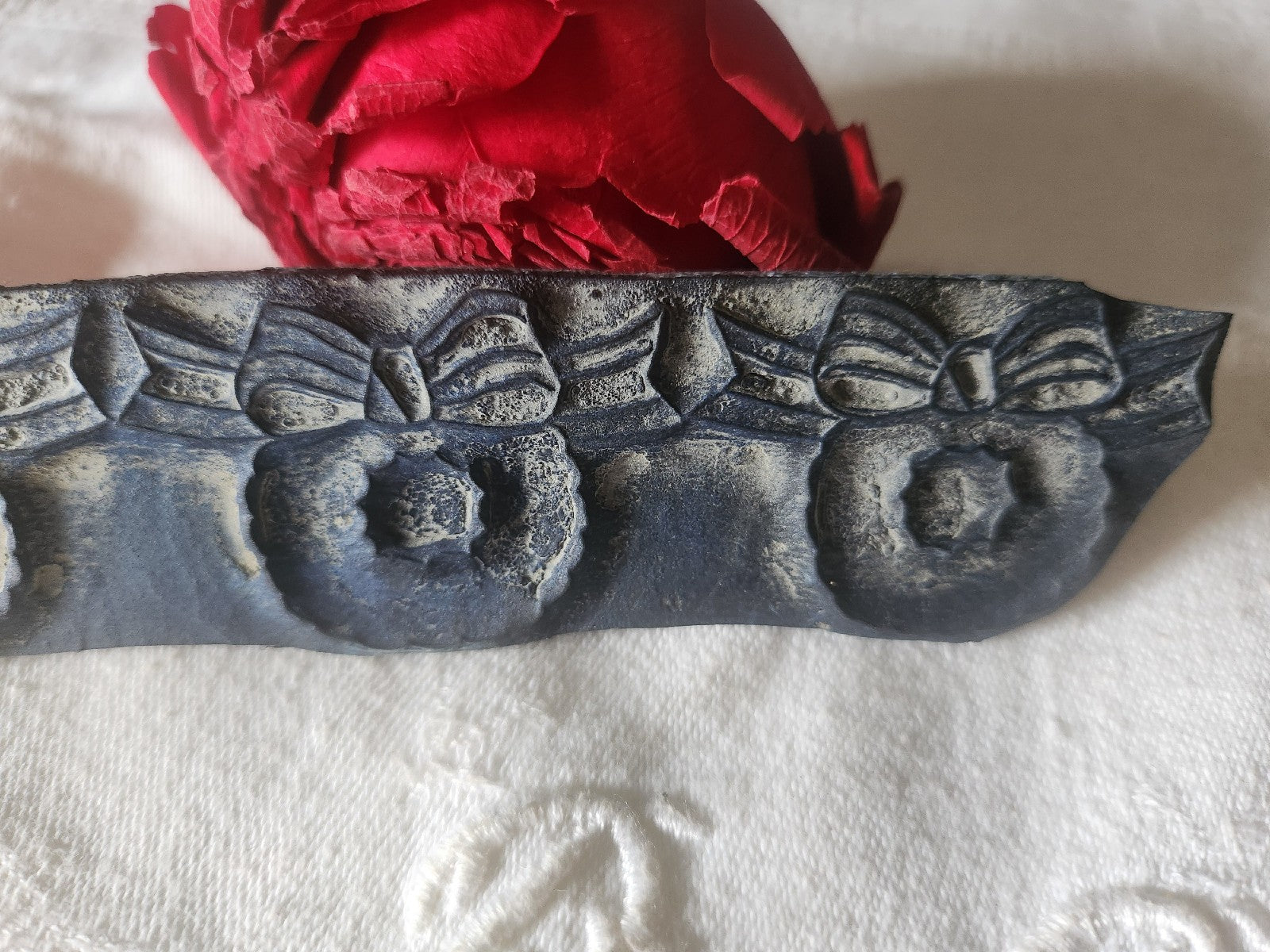 Tampon ancien sans support frise broderie collection couronnes noeud   n°30-2