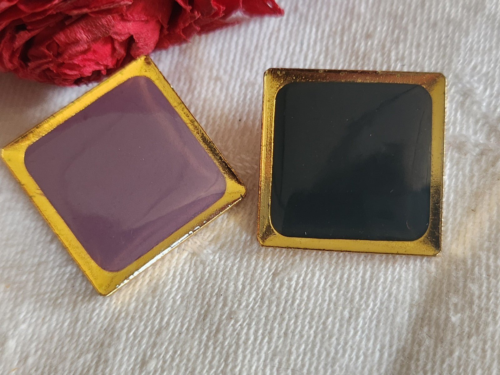 Duo boutons vintage métal coeur carré  2  cm lourd doré D14J
