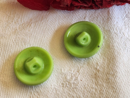Duo boutons vintage en verre mordoré/ irisé vert 1,7/ 1,8 cm G19J