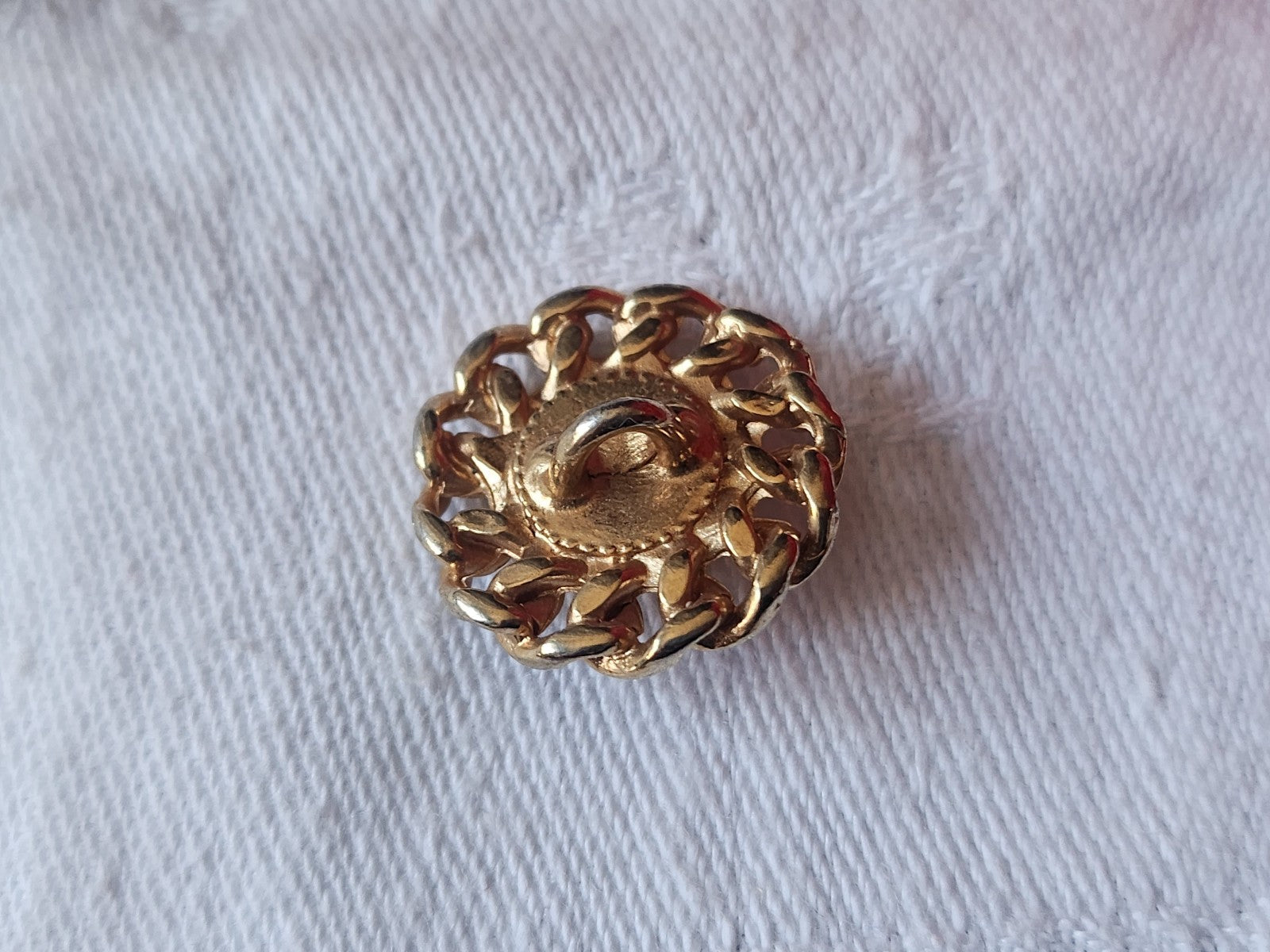 Bouton vintage tete de lion en métal pied versace ??? 1,9 cm D2G