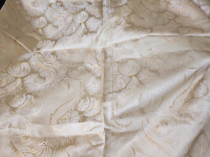 Tissu vintage soyeux beige motif plume broché? 1 m 70 sur 1 m 30 B4