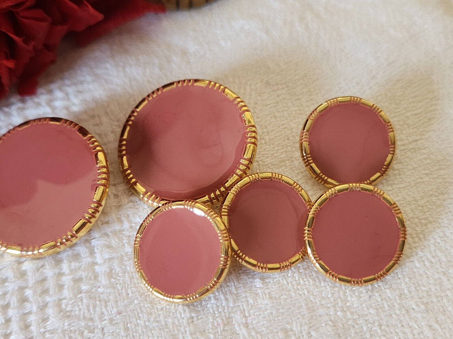 Lot 6 boutons vintage en métal vieux rose à pied  1,5 et 2,3 cm ref 1225