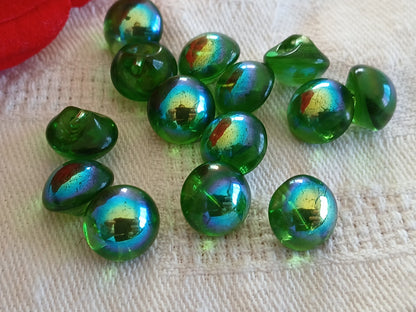 Lot 10 boutons vintage en verre irisé vert mini 0,9 cm ou 9 mm ref 6474