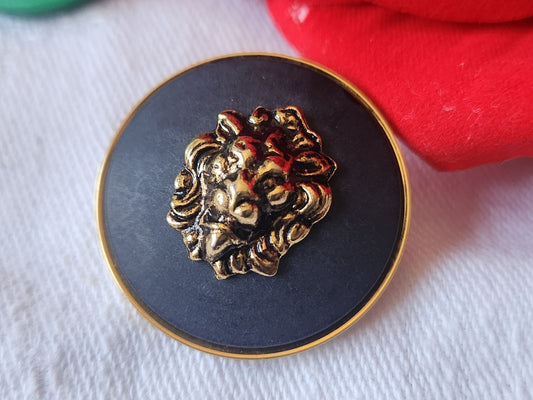 Gros bouton  vintage tete de lion 2,7 cm versace??  D2G