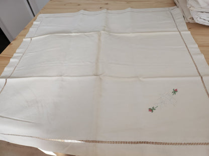 Lot deux anciennes taies d'oreillers monogramme HK  traces de stockages B6