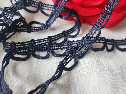 Galon /dentelle vintage bleu foncé 3 métres sur 1,2 cm A2