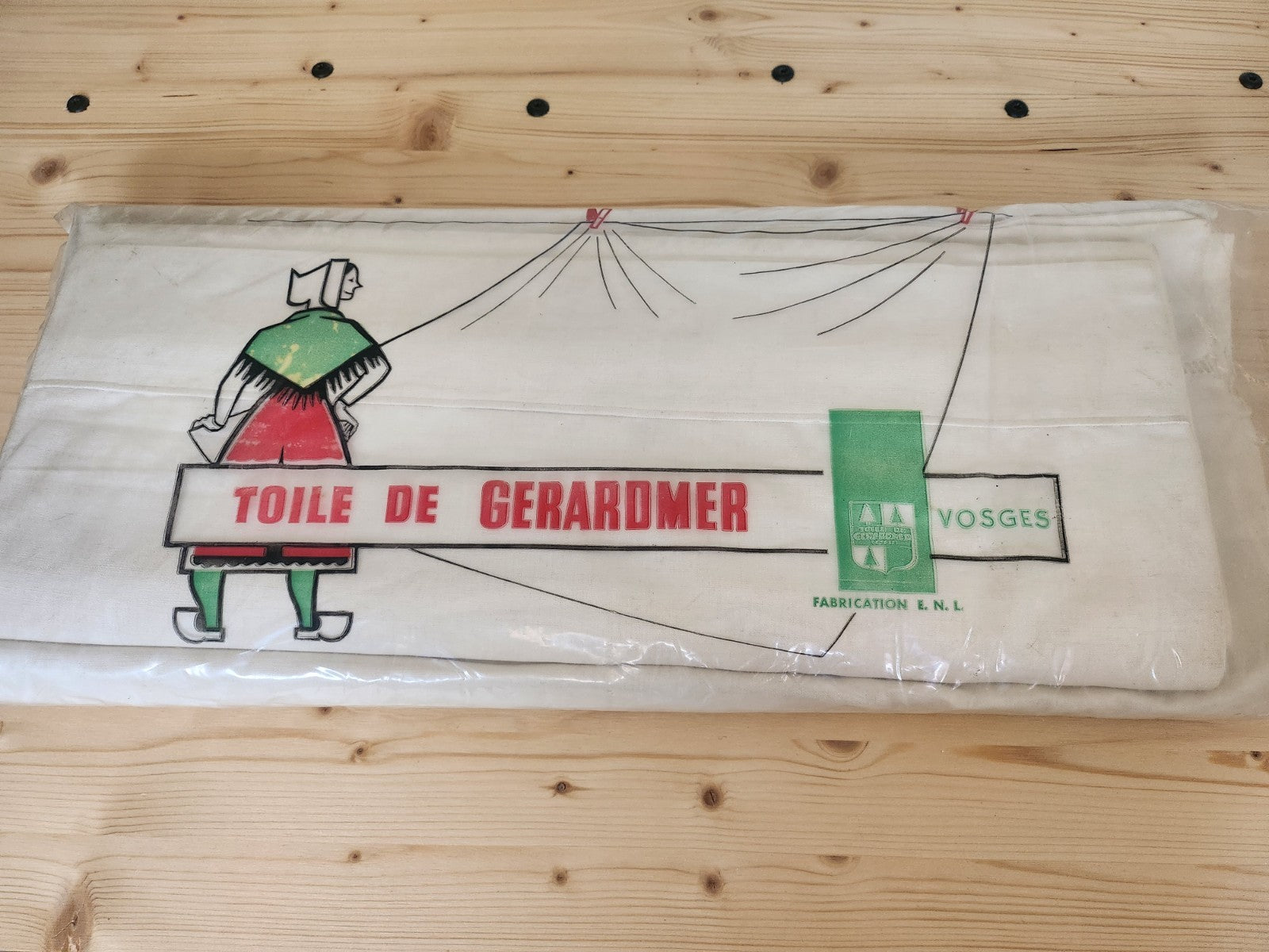 Lot de deux grands neufs anciens toile B7
