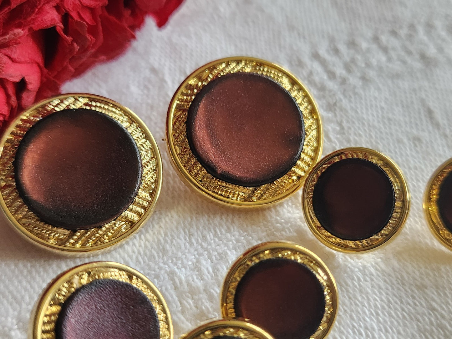 Lot 8 boutons vintage doré marron acrylique 1,2 cm à 2 cm ref 1215