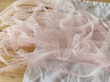 Délicate dentelle ancienne rose clair 8 mètres sur 0,7 cm A5