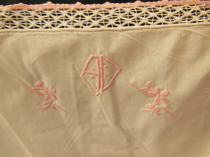 Chemise de nuit ancienne broderie rose monogramme AD  B1