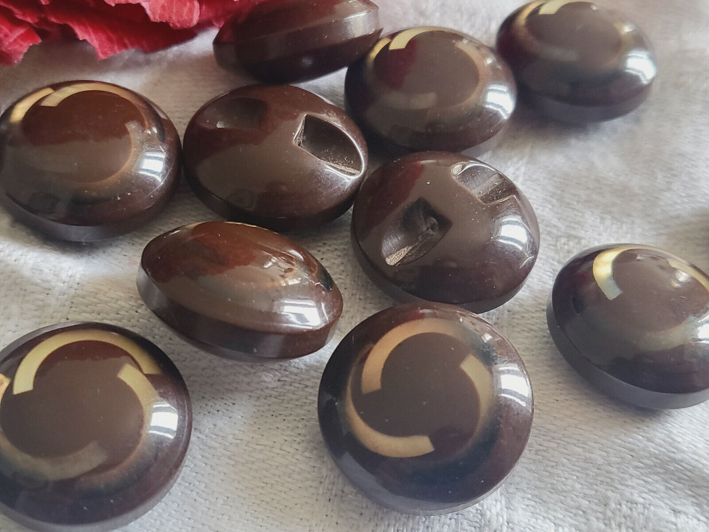 Lot 10 boutons vintage marron lumineux à pied bombé fourrure  1,7 cm ref 4956