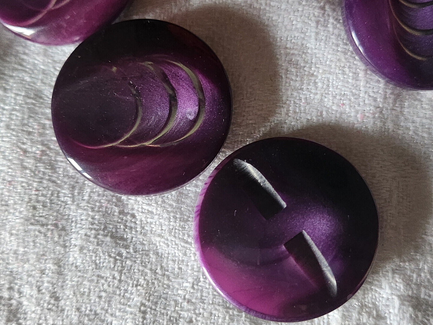 Lot 6 gros boutons vintage violet liseré argenté inclusion pied  2,9 cm ref 5282