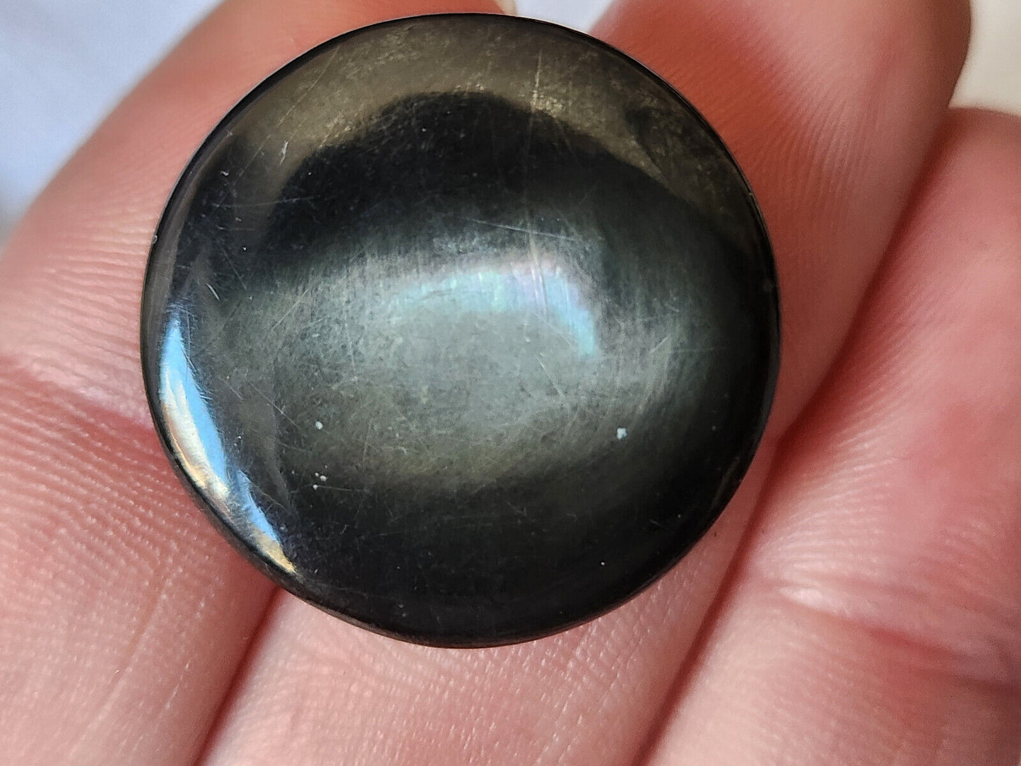 Gros bouton ancien en nacre noir/gris à pied métal 2,6 cm D13K