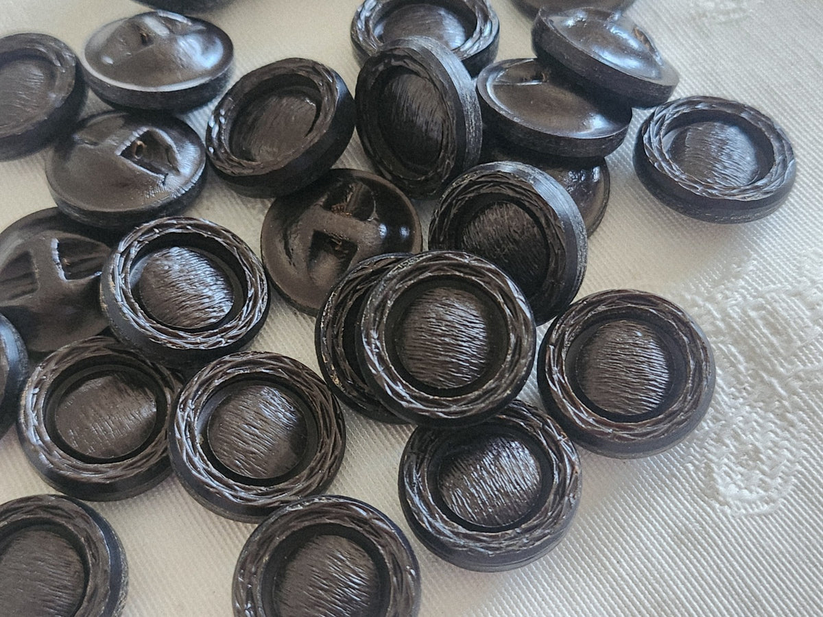 Lot 12 boutons vintage  marron à pied effet texturé lumineux 1,7 cm ref 620