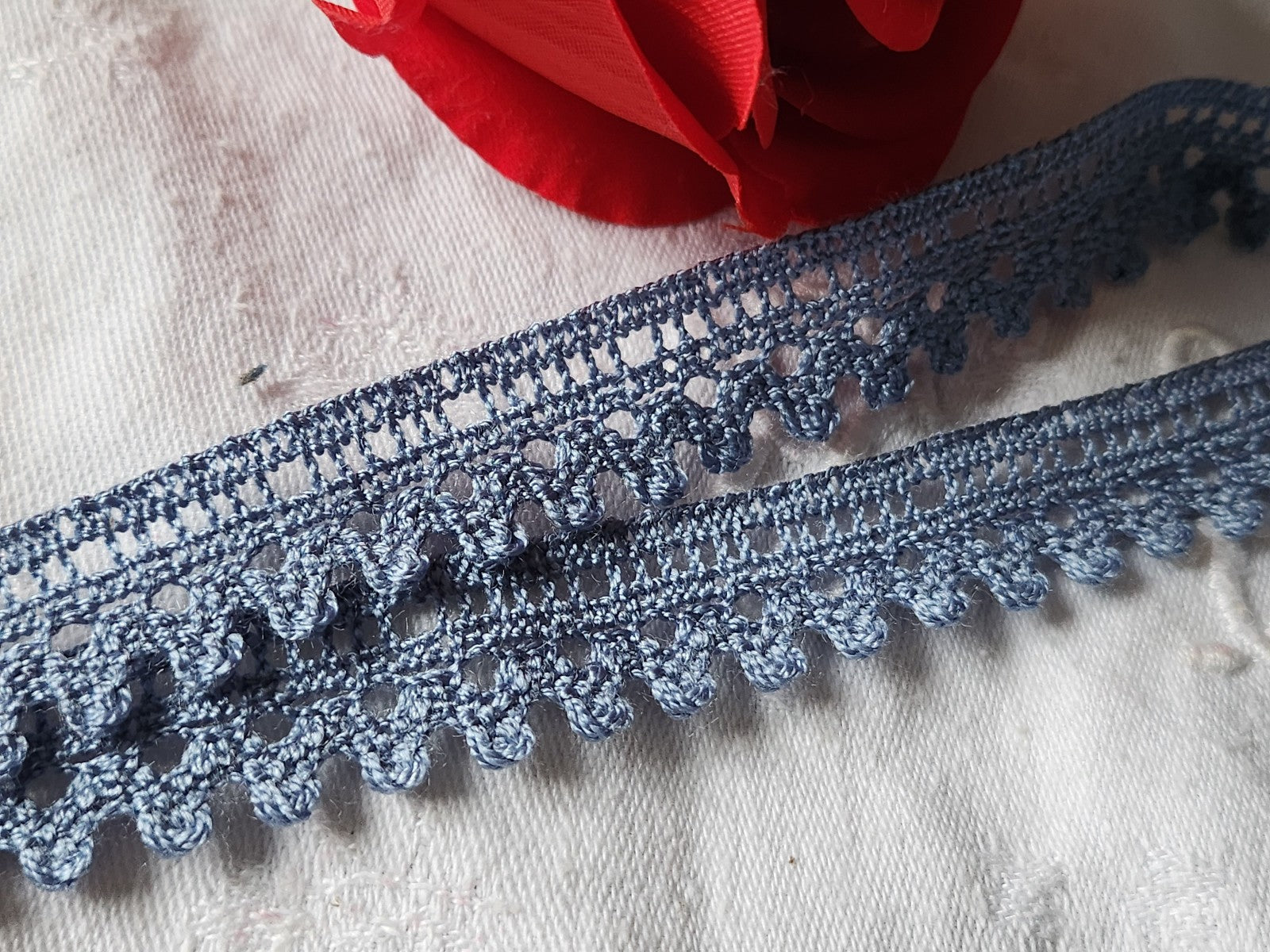 Dentelle vintage bleu gris coton 3 métres sur 1,7 cm A6